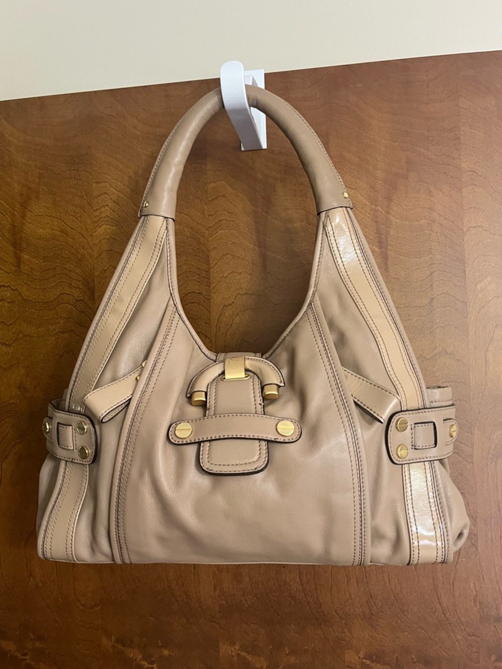 B. MAKOWSKY LiKE NEW Genuine Vachetta Leather Slouchy Shoulder Bag In Tan Color - Picture 3 of 14